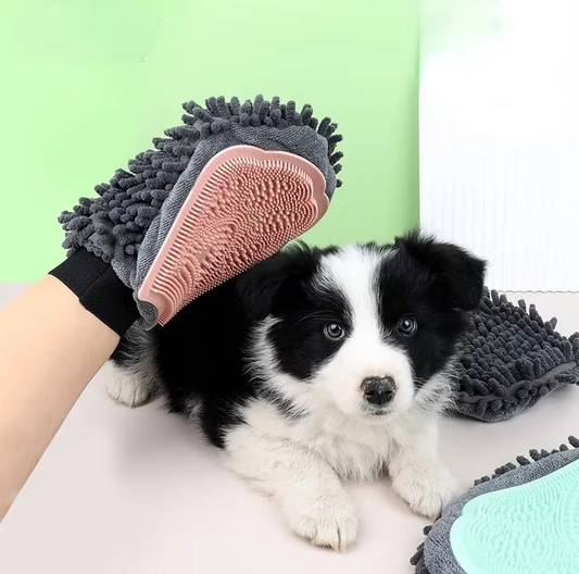 2-in-1 Verzorgingshandschoen met Microvezel en Silicone - Zachte Massage en Efficiënte Ontharing voor Honden en Katten